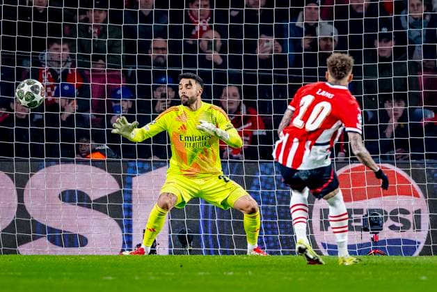 PSV Eindhoven forwarder Noa Lang scores the 1-3 during the match PSV - Arsenal at the Philips stadium for the UEFA Champions League- Round of 16 - 1st leg season 2024-2025 in EINDHOVEN, Netherlands on 4 march 2025, (photo by Marcel van Dorst EYE4images DeFodi Images)