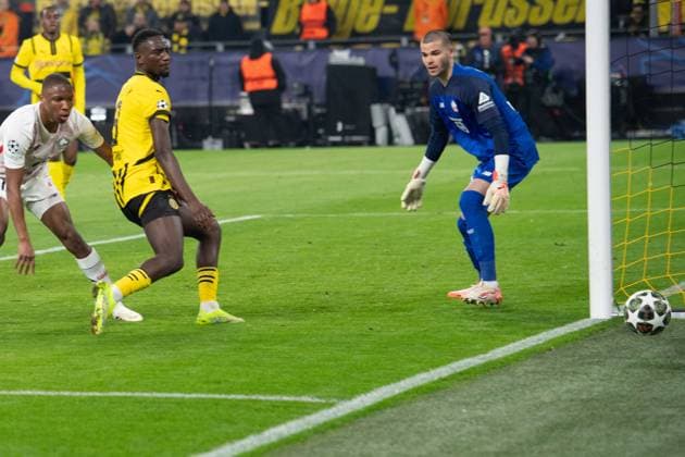 Torchance Serhou GUIRASSY (DO) Fussball Champions League, Achtelfinale, Round of 16, Borussia Dortmund (DO) - OSC Lille (LOSC) am 04.03.2025 in Dortmund Deutschland. UEFA regulations prohibit any use of photographs as image sequences and or quasi-video Â