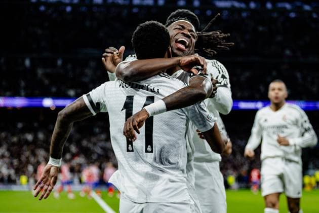 Bilder des Jahres 2025, Sport 03 März Sport Themen der Woche KW10 Sport Bilder des Tages Real Madrid CF vs Atletico de Madrid - UEFA Champions League - 04 03 2025 Rodrygo of Real Madrid celebrating his goal with Vinicius Junior of Real Madrid CF and Eduardo Camavinga of Real Madrid CF during the UEFA Champions League match between Real Madrid CF and Atletico de Madrid at Estadio Santiago Bernabeu on March 04, 2025 in Madrid, Spain. Madrid Spain Copyright: xPGSxPhotoxAgencyx