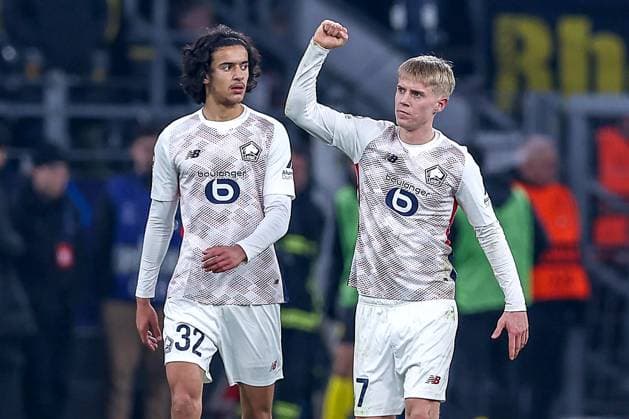04.03.2025, Fußball, UEFA Champions League, Borussia Dortmund - OSC Lille, Signal Iduna Park, Runde der 16, Saison 2024 2025: Torjubel nach dem 1:1 Ausgleich durch Torschütze Hakon Arnar Haraldsson (LOSC Lille 7) zusammen mit Ayyoub Bouaddi (LOSC Lille 32) Nordrhein-Westfalen Deutschland