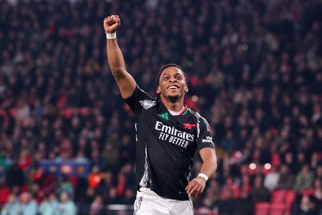 2025-03-04 PSV v Arsenal FC - UEFA Champions League 2024 25 Round of 16 First Leg EINDHOVEN, NETHERLANDS - MARCH 4: Jurrien Timber of Arsenal FC celebrating goal during the UEFA Champions League 2024 25 Round of 16 First Leg match between PSV and Arsenal FC at PSV Stadion on March 4, 2025 in Eindhoven, Netherlands. Eindhoven PSV Stadion Netherlands Content not available for redistribution in The Netherlands directly or indirectly through any third parties. Copyright: xBenxGalx