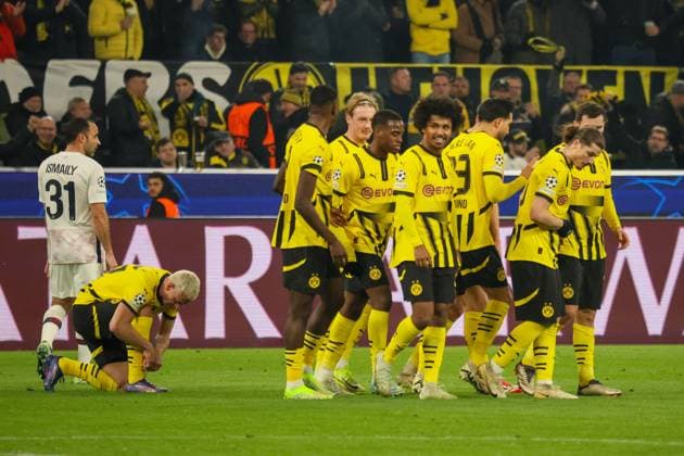 Dortmund, Deutschland 04. März 2025: Champions League - 2024 2025 - Borussia Dortmund vs. OSC Lille Im Bild: Torschütze Karim Adeyemi (BVB), mittig im Bild, macht das Tor zum 1:0 für Borussia Dortmund und jubelt mit seinen Mannschaftskollegen Signal Iduna Park Nordrhein Westfalen Copyright: xFotostandx xFantinix