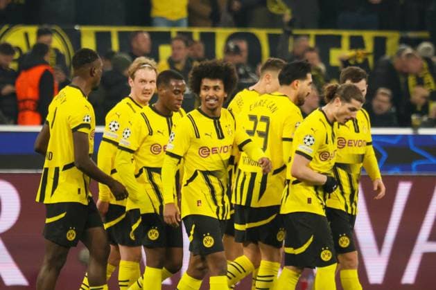 Dortmund, Deutschland 04. März 2025: Champions League - 2024 2025 - Borussia Dortmund vs. OSC Lille Im Bild: Torschütze Karim Adeyemi (BVB), mittig im Bild, macht das Tor zum 1:0 für Borussia Dortmund und jubelt mit seinen Mannschaftskollegen Signal Iduna Park Nordrhein Westfalen Copyright: xFotostandx xFantinix