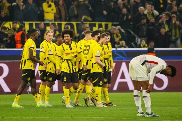 Dortmund, Deutschland 04. März 2025: Champions League - 2024 2025 - Borussia Dortmund vs. OSC Lille Im Bild: Torschütze Karim Adeyemi (BVB), mittig im Bild, macht das Tor zum 1:0 für Borussia Dortmund und jubelt mit seinen Mannschaftskollegen Signal Iduna Park Nordrhein Westfalen Copyright: xFotostandx xFantinix