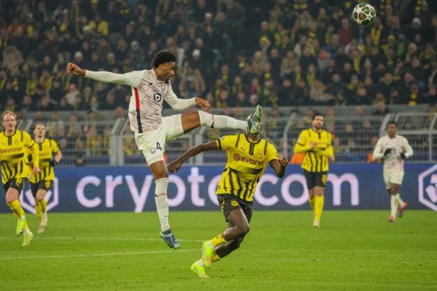 Dortmund, Deutschland 04. März 2025: Champions League - 2024 2025 - Borussia Dortmund vs. OSC Lille Im Bild: v.li im Zweikampf Alexsandro (OSC Lille) und Serhou Guirassy (BVB), verdeckt im Bild. Signal Iduna Park Nordrhein Westfalen Copyright: xFotostandx xFantinix