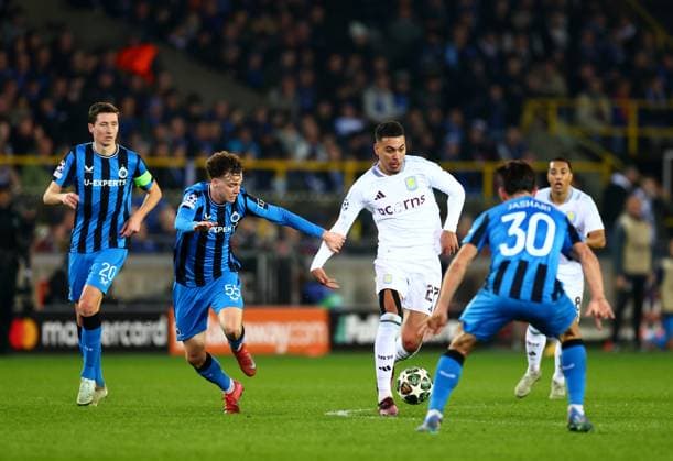 Maxim De Cuyper of Club Brugge and Morgan Rogers of Aston Villa. Club Brugge v Aston Villa, UEFA Champions League, Round of 16, First Leg, Football, Jan Breydel Stadium, Brugge, Belgium - 04 Mar 2025 EDITORIAL USE ONLY No use with unauthorised audio, video, data, fixture lists, club league logos or live services. Online in-match use limited to 120 images, no video emulation. No use in betting, games or single club league player publications.  Copyright: xJamesxMarsh Shutterstockx 15176976ck