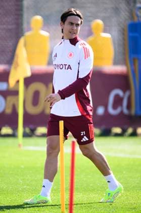 Paulo Dybala of AS Roma attends a training session the day before the Europa League football match between AS Roma and Athletic Bilbao at Centro Sportivo Fulvio Bernardini in Rome (Italy), March 5, 2025. AndreaxStaccioli