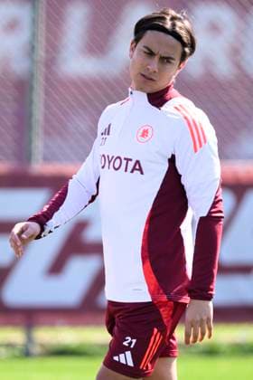Paulo Dybala of AS Roma attends a training session the day before the Europa League football match between AS Roma and Athletic Bilbao at Centro Sportivo Fulvio Bernardini in Rome (Italy), March 5, 2025. AndreaxStaccioli