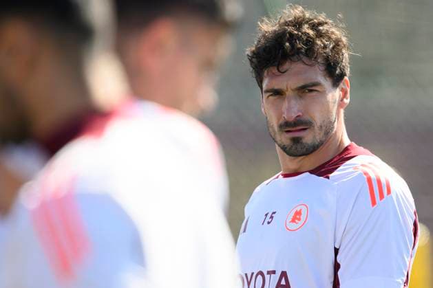 Mats Hummels of AS Roma attends a training session the day before the Europa League football match between AS Roma and Athletic Bilbao at Centro Sportivo Fulvio Bernardini in Rome (Italy), March 5, 2025. AndreaxStaccioli