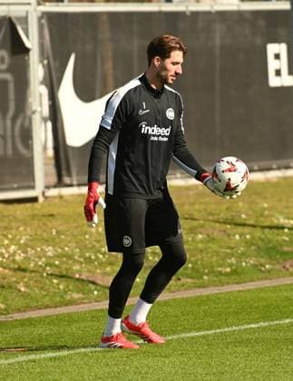 05.03.2025 Frankfurt am Main, Deutsche Bank Park Bundesliga Saison 2024 2025 Eintracht Frankfurt - Training Torwart Kevin Trapp (1, Eintracht Frankfurt) DFL DFB REGULATIONS PROHIBIT ANY USE OF PHOTOGRAPHS AS IMAGE SEQUENCES AND OR QUASI-VIDEO.