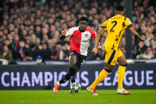 UEFA Champions League: Feyenoord v FC Inter Milan Rotterdam - Ibrahim Osman of Feyenoord, Denzel Dumfries of FC Inter Milan during the 1st leg of the round of 16 of new format of the Champions League 2024 2025. The match is set between Feyenoord and FC Inter Milan at Stadion Feijenoord De Kuip on 5 March 2025 in Rotterdam, The Netherlands. Copyright: xYannickxVerhoevenx