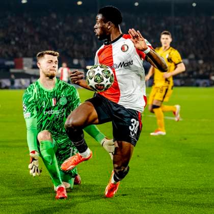 FC Internazionale Milan goalkeeper Josep Martinez, Feyenoord Rotterdam forwarder Ibrahim Osman during the match Feyenoord - Inter at the Stadium De Kuip for the UEFA Champions League - Round of 16 - 1st leg season 2024-2025 in ROTTERDAM, Netherlands on 5 march 2025, (photo by Marcel van Dorst EYE4images DeFodi Images)