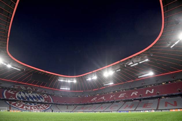 05.03.2025, xemx, Fussball UEFA Champions League, FC Bayern Muenchen - Bayer 04 Leverkusen v.l. Innenraum, Rasen, Tribuenen, Tribuene, Spielfeld (DFL DFB REGULATIONS PROHIBIT ANY USE OF PHOTOGRAPHS as IMAGE SEQUENCES and or QUASI-VIDEO) Muenchen