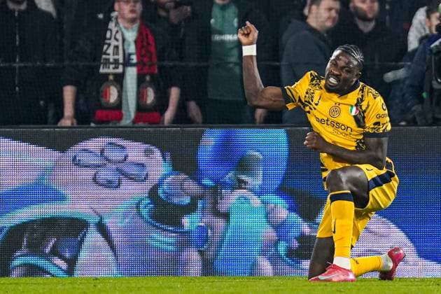 Sport Bilder des Tages 2025-03-05 Feyenoord v FC Internazionale Milano - UEFA Champions League 2024 25 Round of 16 First Leg ROTTERDAM, NETHERLANDS - MARCH 5: Marcus Thuram of FC Internazionale Milano celebrates the first goal during the UEFA Champions League 2024 25 Round of 16 First Leg match between Feyenoord and FC Internazionale Milano at Stadion Feijenoord on March 5, 2025 in Rotterdam, Netherlands. Rotterdam Stadion Feijenoord Netherlands Content not available for redistribution in The Netherlands directly or indirectly through any third parties. Copyright: xJorisxVerwijstx