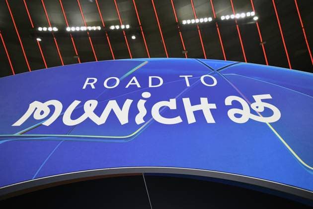 05.03.2025, xemx, Fussball UEFA Champions League, FC Bayern Muenchen - Bayer 04 Leverkusen v.l. Symbolbild Wappen Logo Road to Munich 25 Endspiel Finale (DFL DFB REGULATIONS PROHIBIT ANY USE OF PHOTOGRAPHS as IMAGE SEQUENCES and or QUASI-VIDEO) Muenchen
