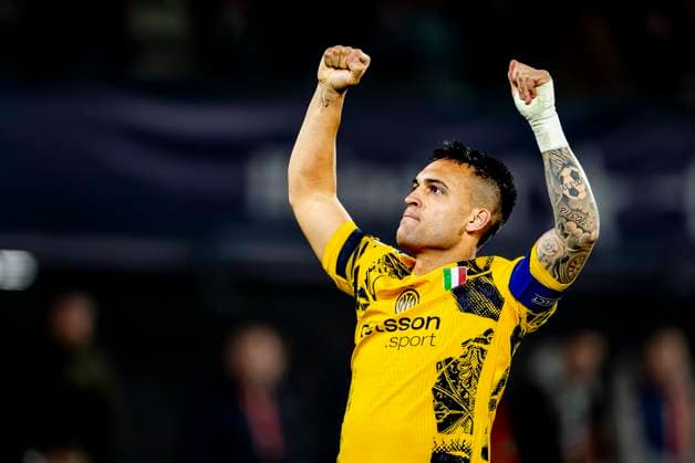 FC Internazionale Milan forwarder Lautaro Martinez scores the 0-2 and celebrating the goal during the match Feyenoord - Inter at the Stadium De Kuip for the UEFA Champions League - Round of 16 - 1st leg season 2024-2025 in ROTTERDAM, Netherlands on 5 march 2025, (photo by Marcel van Dorst EYE4images DeFodi Images)