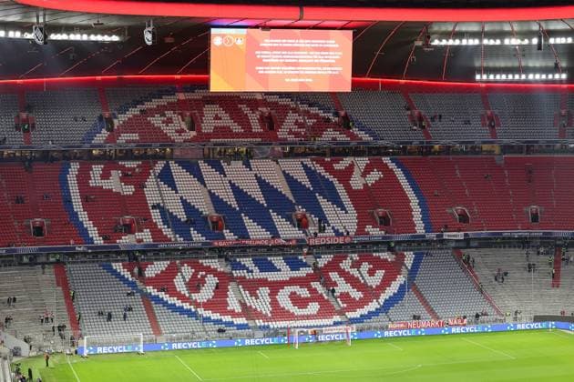 Tribuene in der Allianz Arena mit dem Logo des FC Bayern Muenchen, GER, FC Bayern Muenchen vs. Bayer 04 Leverkusen, Fussball, UEFA Champions League, Achtelfinale Hinspiel, Spielzeit 2024 2025, 05.03.2025, GER, FC Bayern Muenchen vs. Bayer 04 Leverkusen, Fussball, UEFA Champions League, Achtelfinale Hinspiel, Spielzeit 2024 2025, 05.03.2025 Muenchen Copyright: xEibner-Pressefoto JennixMaulx EP_JML