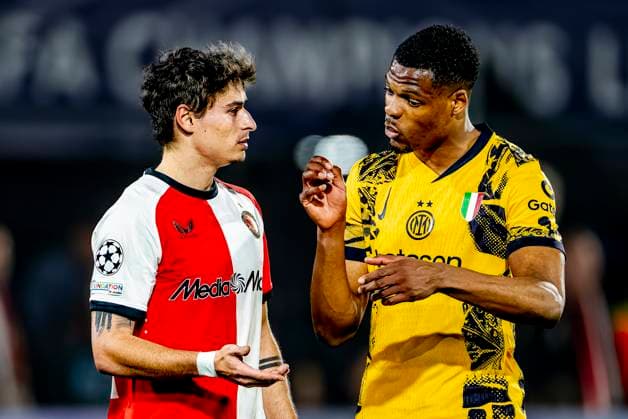 Feyenoord Rotterdam defender Hugo Bueno, FC Internazionale Milan defender Denzel Dumfries during the match Feyenoord - Inter at the Stadium De Kuip for the UEFA Champions League - Round of 16 - 1st leg season 2024-2025 in ROTTERDAM, Netherlands on 5 march 2025, (photo by Marcel van Dorst EYE4images DeFodi Images)