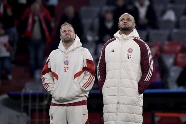 05.03.2025, xemx, Fussball UEFA Champions League, FC Bayern Muenchen - Bayer 04 Leverkusen v.l. Platzbegehung vor dem Spiel Co Trainer Aaron Danks (FC Bayern Muenchen) Trainer head coach Vincent Kompany (FC Bayern Muenchen) (DFL DFB REGULATIONS PROHIBIT ANY USE OF PHOTOGRAPHS as IMAGE SEQUENCES and or QUASI-VIDEO) Muenchen