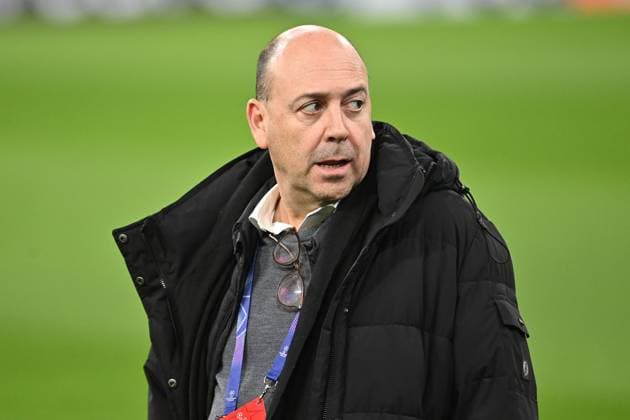 05.03.2025, xjrdrx, Fussball UEFA Champions League, FC Bayern Muenchen - Bayer 04 Leverkusen v.l. Platzbegehung vor dem Spiel Vorsitzender Geschaeftsfuehrung Fernando Carro de Prada (Bayer Leverkusen) (DFL DFB REGULATIONS PROHIBIT ANY USE OF PHOTOGRAPHS as IMAGE SEQUENCES and or QUASI-VIDEO) Muenchen