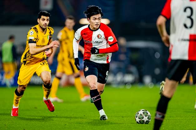 FC Internazionale Milan forwarder Mehdi Taremi, Feyenoord Rotterdam forwarder Ayase Ueda during the match Feyenoord - Inter at the Stadium De Kuip for the UEFA Champions League - Round of 16 - 1st leg season 2024-2025 in ROTTERDAM, Netherlands on 5 march 2025, (photo by Marcel van Dorst EYE4images DeFodi Images)
