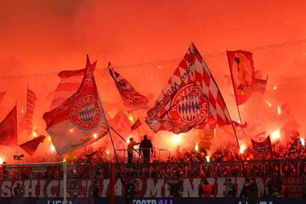 Bilder des Jahres 2025, Sport 03 März Sport Themen der Woche KW10 Sport Bilder des Tages Fans , Bayern München-Bayer Leverkusen , UEFA Champions League, Achtelfinale , Fußball , in der Allianz Arena , München , Bayern , Deutschland . März 05, 2025 . Photo by: Davide Elias Ipa Photo Pressefoto DENL Copyright: xDavidexEliasx