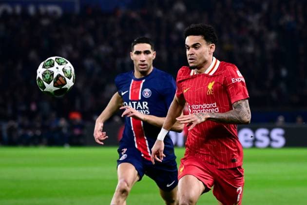 FOOTBALL : PSG vs Liverpool - Ligue des Champions - 05 03 2025 Luis Diaz ( 7 - Liverpool ) and Achraf Hakimi ( 2 - PSG ) during the UEFA Champions League match between Paris Saint Germain and Liverpool FC at Parc Des Princes on March 05 , 2025 in Paris, France. ( Photo by Dante Badano PsnewZ ) - ParisFrance  Copyright: xDantexBadanox