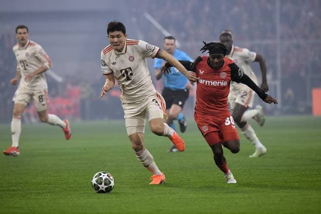 05.03.2025, xemx, Fussball UEFA Champions League, FC Bayern Muenchen - Bayer 04 Leverkusen v.l. Min-jae Kim (FC Bayern Muenchen) Jeremie Frimpong (Bayer Leverkusen) Zweikampf, Aktion, action, battle for the ball (DFL DFB REGULATIONS PROHIBIT ANY USE OF PHOTOGRAPHS as IMAGE SEQUENCES and or QUASI-VIDEO) Muenchen