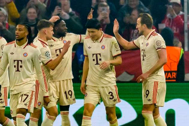 GER, UEFA CL, Achtelfinale Spiel 1, FC Bayern Muenchen (GER) vs Bayer 04 Leverkusen (GER) 05.03.2025, Allianz Arena, Muenchen, GER, UEFA CL, Achtelfinale Spiel 1, FC Bayern Muenchen (GER) vs Bayer 04 Leverkusen (GER), UEFA regulations prohibit any use of photographs as image sequences and or quasi-video, im Bild Jubel nach dem Tor zum 1-0 durch Harry Kane (FCB 9) mit Joshua Kimmich (FCB 6) Alphonso Davies (FCB 19) Min-jae Kim (FCB 3)