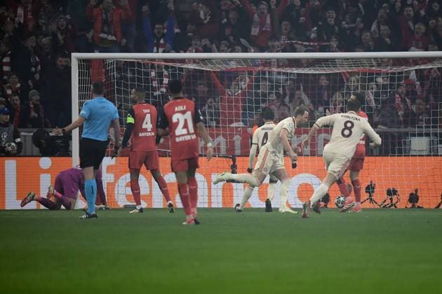 05.03.2025, xemx, Fussball UEFA Champions League, FC Bayern Muenchen - Bayer 04 Leverkusen v.l. Torjubel nach dem Tor zum celebrating the goal celebrate 1:0 durch Harry Kane (FC Bayern Muenchen) (DFL DFB REGULATIONS PROHIBIT ANY USE OF PHOTOGRAPHS as IMAGE SEQUENCES and or QUASI-VIDEO) Muenchen