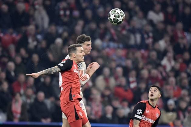 05.03.2025, xemx, Fussball UEFA Champions League, FC Bayern Muenchen - Bayer 04 Leverkusen v.l. Alejandro Grimaldo (Bayer Leverkusen) Leon Goretzka (FC Bayern Muenchen) Zweikampf, Aktion, action, battle for the ball (DFL DFB REGULATIONS PROHIBIT ANY USE OF PHOTOGRAPHS as IMAGE SEQUENCES and or QUASI-VIDEO) Muenchen