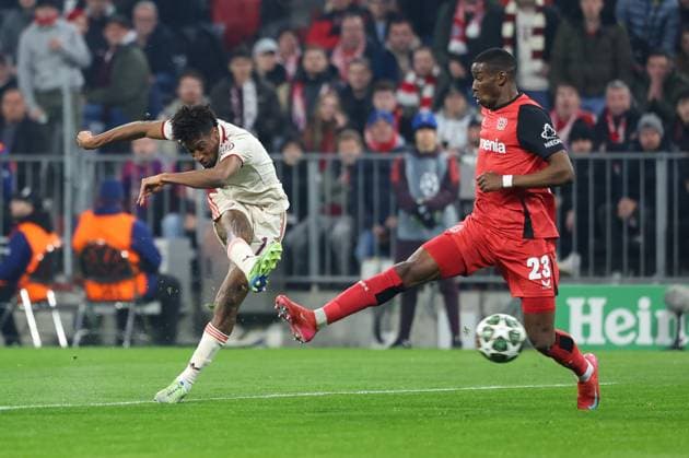 im Zweikampf, Aktion, mit Kingsley Coman 11 (FC Bayern Muenchen), Nordi Mukiele 23 (Bayer 04 Leverkusen), FC Bayern Muenchen vs. Bayer 04 Leverkusen, Fussball, Champions League, Achtelfinale, Hinspiel, 05.03.2025 Muenchen Bayern Deutschland