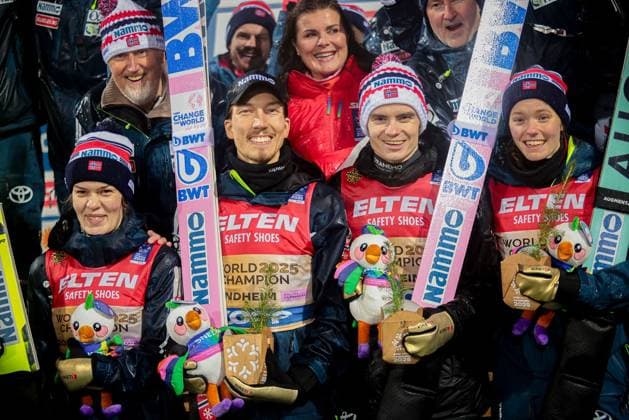 Bilder des Jahres 2025, Sport 03 März Sport Themen der Woche KW10 Sport Bilder des Tages RECORD DATE NOT STATED 5.03.2025 MISTRZOSTWA SWIATA W NARCIARSTWIE KLASYCZNYM TRONDHEIM 2025 SKOKI NARCIARSKIE FIS NORDIC WORLD SKI CHAMPIONSHIPS Ski jumping, Skispringen, Ski, nordisch MIXED TEAM N Z ANNA ODINE STROEM MARIUS LINDVIK EIRIN MARIA KVANDAL JOHANN ANDRE FORFANG FOT. JULIA PIATKOWSKA NEWSPIX.PL --- newspix.pl 