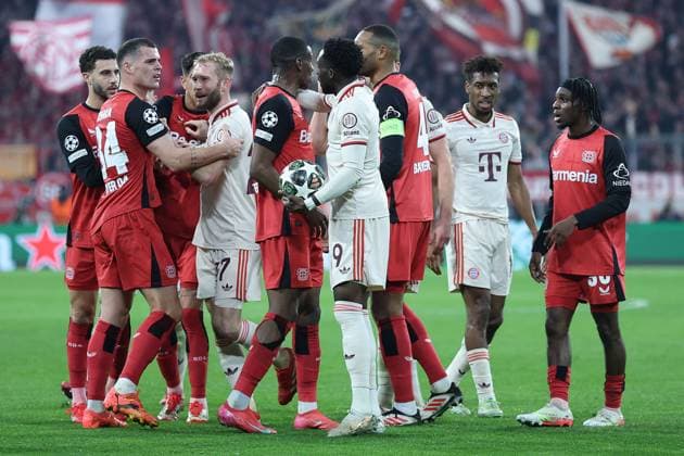 Fußball UEFA Champions League Achtelfinale FC Bayern München - Bayer 04 Leverkusen am 05.03.2025 in der Allianz Arena in München Rudelbildung zwischen beiden Teams