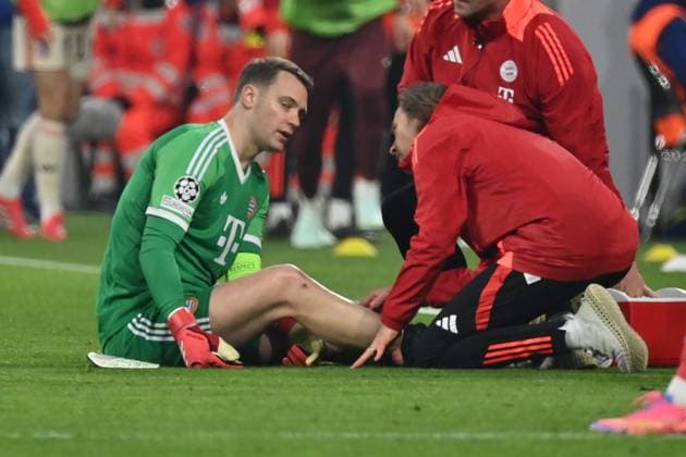 05.03.2025, xjrdrx, Fussball UEFA Champions League, FC Bayern Muenchen - Bayer 04 Leverkusen v.l. Manuel Neuer (FC Bayern Muenchen) verletzt, Verletzung, Schmerz, Schmerzen (DFL DFB REGULATIONS PROHIBIT ANY USE OF PHOTOGRAPHS as IMAGE SEQUENCES and or QUASI-VIDEO) Muenchen