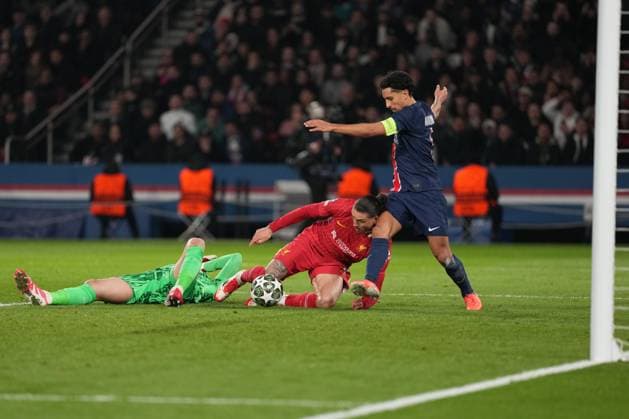 A mad scramble in the penalty area as Darwin Nunez of Liverpool, Marquinhos of PSG and Gianluigi Donnarumma of PSG all compete for a loose ball Paris Saint-Germain v Liverpool, UEFA Champions League, Round of 16, First Leg, Football, Parc des Princes, Paris, France - 05 Mar 2025 EDITORIAL USE ONLY No use with unauthorised audio, video, data, fixture lists, club league logos or live services. Online in-match use limited to 120 images, no video emulation. No use in betting, games or single club league player publications. Copyright: xDavexWinter Shutterstockx 15178313bs