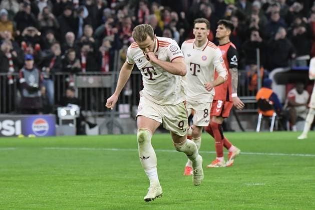 05.03.2025, xemx, Fussball UEFA Champions League, FC Bayern Muenchen - Bayer 04 Leverkusen v.l. Torjubel nach dem Tor zum celebrating the goal celebrate 3:0 durch Harry Kane (FC Bayern Muenchen) (DFL DFB REGULATIONS PROHIBIT ANY USE OF PHOTOGRAPHS as IMAGE SEQUENCES and or QUASI-VIDEO) Muenchen