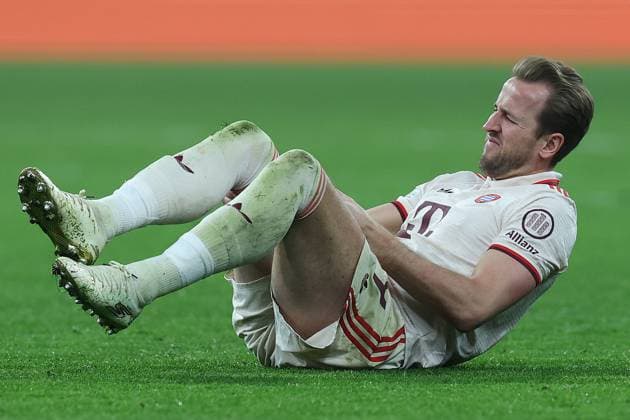 Fußball UEFA Champions League Achtelfinale FC Bayern München - Bayer 04 Leverkusen am 05.03.2025 in der Allianz Arena in München Harry Kane ( München ) verletzt am Boden