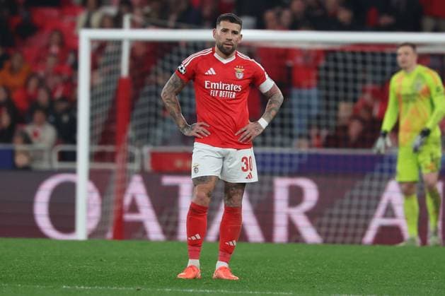 Portugal, Estadio do SL Benfica Lisbon 05. March 2025 Uefa Champions League phase 2024 25 Round of 16 S.L.Benfica - FC Barcelona, Barca v.l., Nicolas Otamendi (S.L.Benfica) enttaeuscht, enttaeuscht schauend, dissapointed, traurig, frustiert, frust, gefrustet Copyright: JoaquimxFerreira