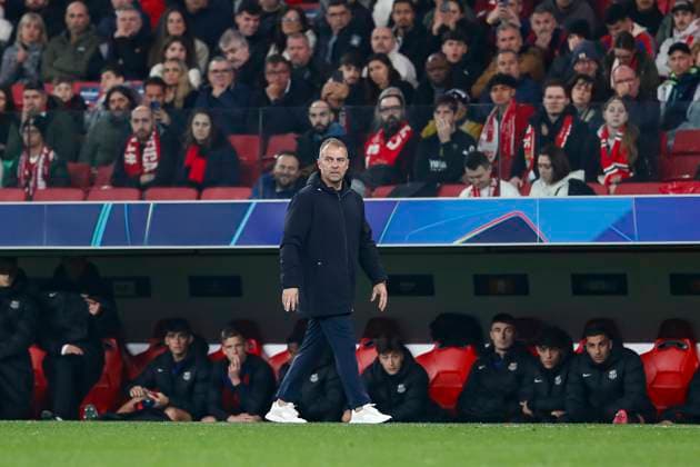 March 5, 2025, Valdebebas, Madrid, SPAIN: Hansi Flick, head coach of FC Barcelona, Barca looks on during the UEFA Champions League 2024 25 UEFA Champions League 2024 25 Round of 16 first Lleg match between SL Benfica and FC Barcelona at Estadio do Lisboa e Benfica on March 05, 2025 in Lisbon, Portugal. Valdebebas SPAIN - ZUMAa181 20250305_zaa_a181_042 Copyright: xIrinaxR.xHx
