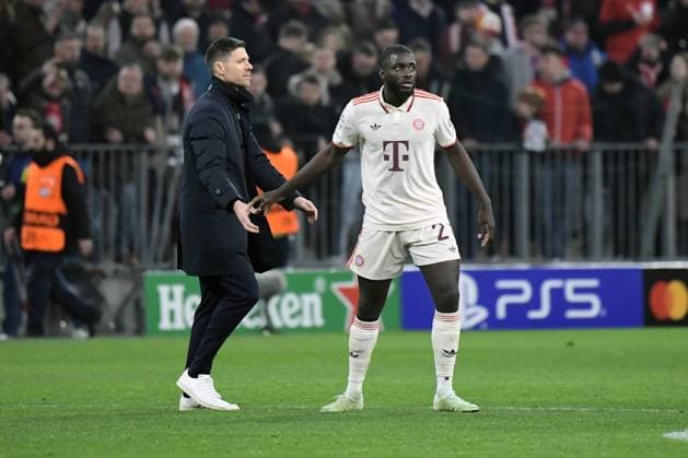 05.03.2025, xemx, Fussball UEFA Champions League, FC Bayern Muenchen - Bayer 04 Leverkusen v.l. Trainer Xabi Alonso (Bayer Leverkusen) Dayot Upamecano (FC Bayern Muenchen) (DFL DFB REGULATIONS PROHIBIT ANY USE OF PHOTOGRAPHS as IMAGE SEQUENCES and or QUASI-VIDEO) Muenchen