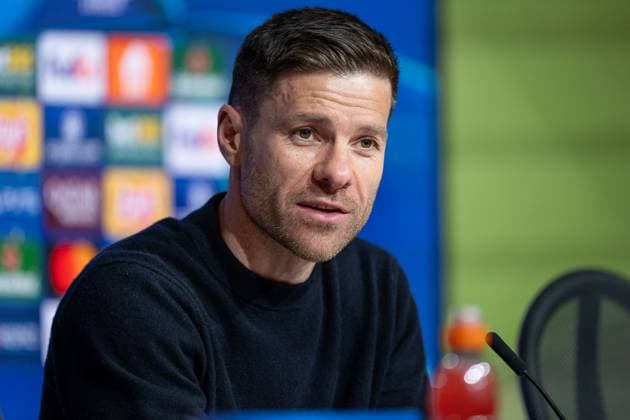 Xabi Alonso (Chef-Trainer, Bayer 04 Leverkusen) bei der Pressekonferenz nach dem Spiel. GER, FC Bayern Muenchen vs. Bayer 04 Leverkusen, Fussball, Champions League, Achtelfinale, Hinspiel, Spielzeit 2024 2025, 05.03. (DFL DFB REGULATIONS PROHIBIT ANY USE OF PHOTOGRAPHS as IMAGE SEQUENCES and or QUASI-VIDEO). GER, FC Bayern Muenchen vs. Bayer 04 Leverkusen, Fussball, Champions League, Achtelfinale, Hinspiel, Spielzeit 2024 2025, 05.03. Muenchen Copyright: xEibner-Pressefoto HeikexFeinerx EP_HFR