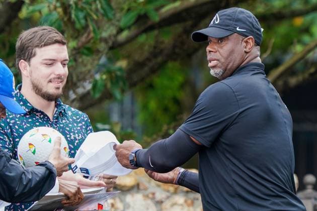 March 5, 2025, Orlando, Florida, USA: Former MLB, Baseball Herren, USA player Ken Griffey, Jr signs autographs during the Arnold Palmer Invitational presented by Mastercard Pro-Am at Bay Hill Club & Lodge. Orlando USA - ZUMAw109 20250305_fap_w109_007 Copyright: xDebbyxWongx