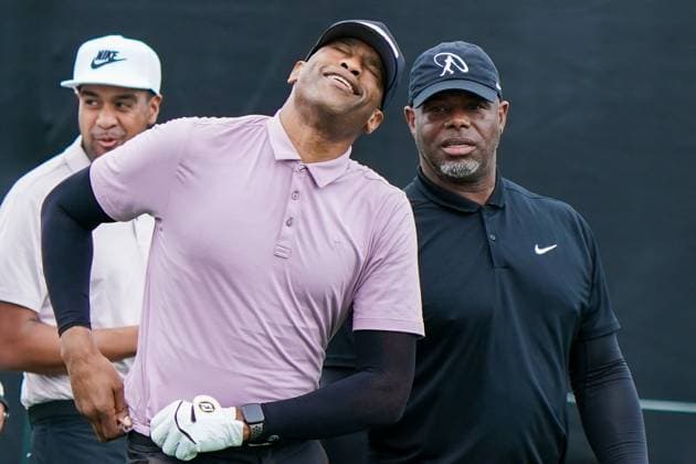 March 5, 2025, Orlando, Florida, USA: Former MLB, Baseball Herren, USA player Ken Griffey, Jr (R) and former NBA, Basketball Herren, USA player Vince Carter share a laugh on the first tee during the Arnold Palmer Invitational presented by Mastercard Pro-Am at Bay Hill Club & Lodge. Orlando USA - ZUMAw109 20250305_fap_w109_009 Copyright: xDebbyxWongx