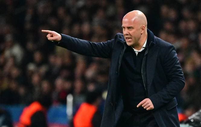 1 8e de finale aller de la Ligue des champions 2024-25 entre le PSG contre Liverpool (0-1) au Parc des Princes à Paris Arne Slot entraineur FC Liverpool lors du match de Ligue des Champions de l UEFA opposant le le Paris Saint-Germain (PSG) au Liverpool FC (0 1) au Parc des Princes à Paris, France, le 5 mars 2025. Christian Liewig Bestimage UEFA Champions League match between Paris Saint-Germain (PSG) and Liverpool FC at Parc des Princes in Paris, France, on March 5, 2025. 1 8th final first leg of the 2024-25 Champions League between PSG against Liverpool (0-1) at the Parc des Princes in Paris on March 5, 2025. Paris France  Copyright: xChristianxLiewigx xBestimagexChristianxLiewigx xBestimagex