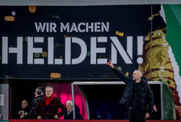 Leipzigs Cheftrainer Trainer Coach Marco Rose. Fussball DFB Pokal, Viertelfinale: RB Leipzig - VfL Wolfsburg 1:0. 26. Februar 2025: Leipzig, Red Bull Arena. RB Leipzig - VfL Wolfsburg 1:0