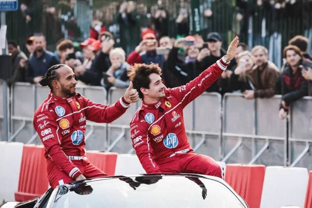 Sport Themen der Woche KW10 Sport Bilder des Tages Milan, The Scuderia Ferrari HP Drivers Presentation by UniCredit event with the Formula 1 single-seaters driven by the team s drivers passing through the city circuit through the streets of the city center. In the photo: Charles Leclerc (Racing driver), Lewis Hamilton (Racing driver)  Copyright: xAlessandroxBremecx xipa-agency.netx xx 0806592100st