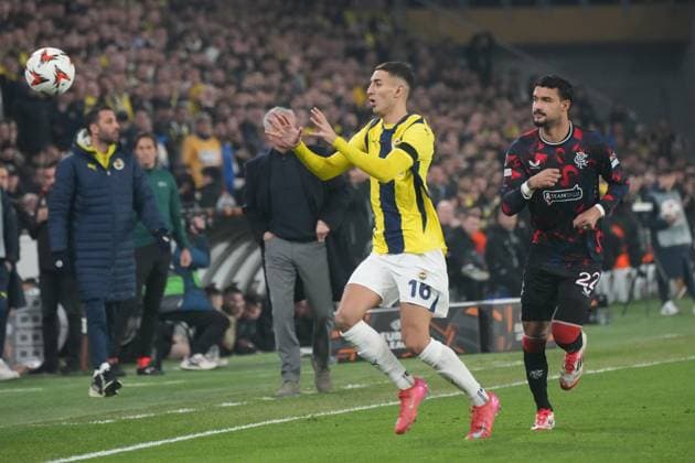Mert Muldur of Fenerbahce SK and Jefte Vital da Silva Dias(22) of Rangers FC during the UEFA Europa League 2024 25 Round of 16 First Leg match between Fenerbahce SK and Rangers FC at Ulker Sukru Saracoglu Stadium on March 6, 2025 in Istanbul, Turkey. Istanbul Turkey Copyright: xSeskimPhotox Fenerbahce-Rangers-060325 (30)