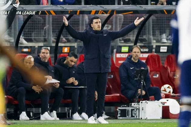 ALKMAAR - AZ Alkmaar coach Maarten Martens during the UEFA Europa League match between AZ Alkmaar and Tottenham Hotspur FC at the AFAS stadium on March 6, 2025 in Alkmaar, Netherlands. ANP KOEN VAN WEEL UEFA Europa League 2024 25 Round of 16 Second Leg 2024 25 xVIxANPxSportx xxANPxIVx 521715906 originalFilename: 521715906.jpg