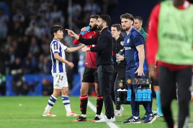 Real Sociedad v Manchester United, ManU FC Manchester United Manager Ruben Amorim gestures Manchester United defender Noussair Mazraoui (3) during the Real Sociedad v Manchester United FC UEFA Europa League Round of 16 1st leg match at the Reale Arena, Donostia-San Sebastian, Spain on 6 March 2025 Credit: Phil Duncan Every Second Media Editorial use only. All images are copyright Every Second Media Limited. No images may be reproduced without prior permission. Copyright: xIMAGO EveryxSecondxMediax ESM-1354-0042 PhilxDuncanx xEveryxSecondxMediax
